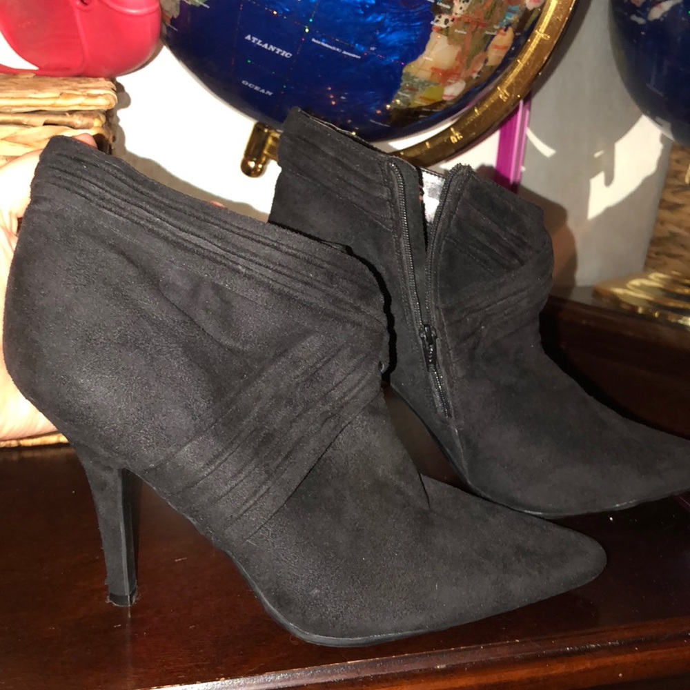 Jessica Simpson black size 10 3” heel booties